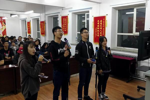 老澳门六合彩社团联合会举办“喜迎国庆，唱响未来”主题文艺晚会12.jpg
